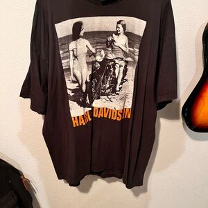 Harley-Davidson Black Tee with Vintage Motorcycle Print